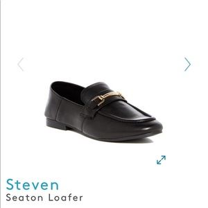 Steve Madden black leather loafer